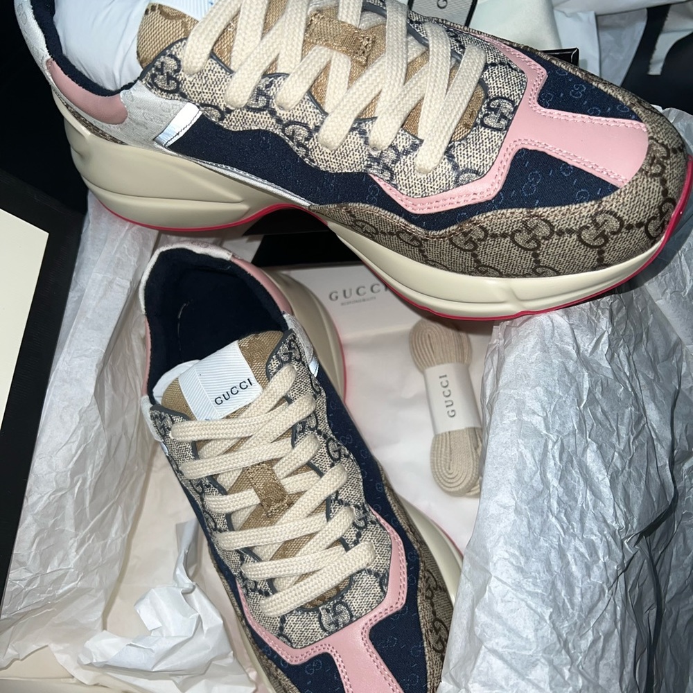 Women sneakers Gucci authentic